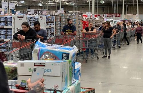 美國肯德基已經(jīng)無雞可炸了,冬天還會遠嗎